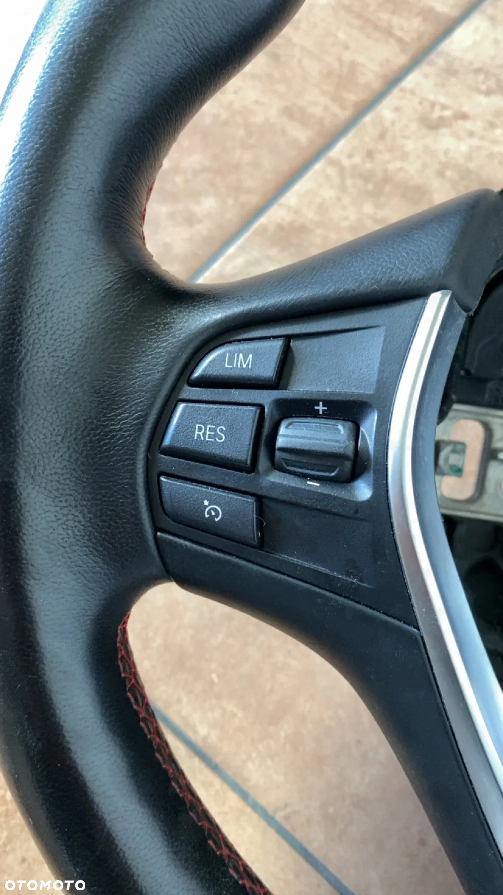 KIEROWNICA CABRIO BMW F33 F83 7468009 SKÓRA CZERWONA NIĆ - 2
