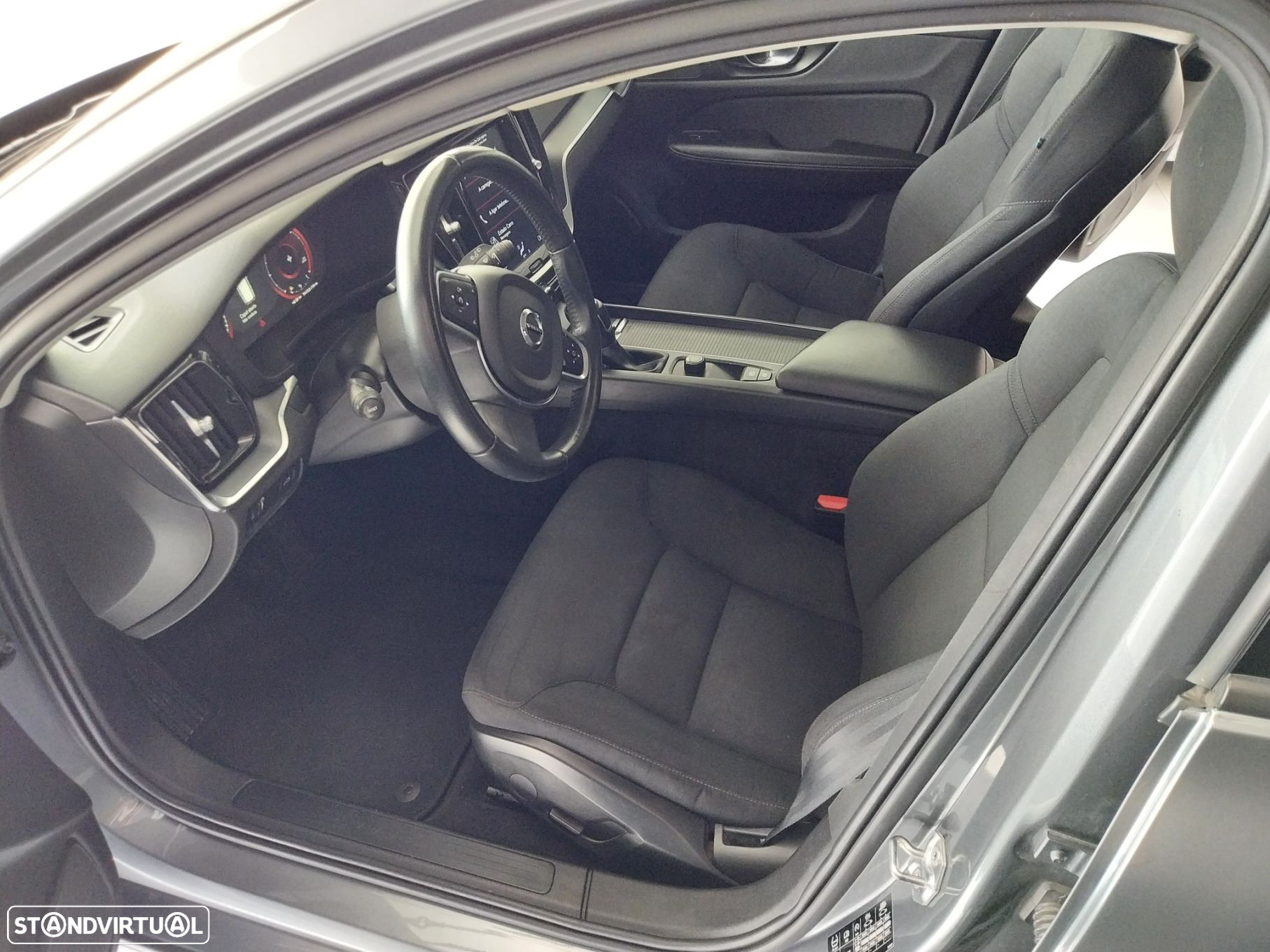 Volvo V60 2.0 D3 Momentum - 6