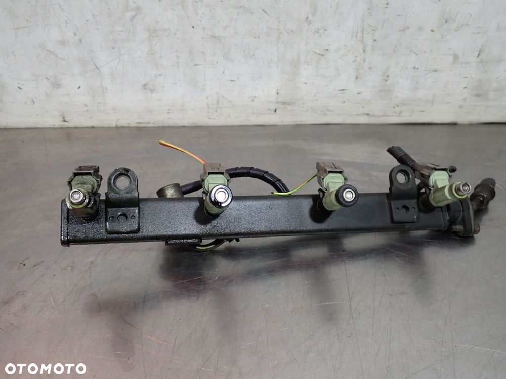 LISTWA WTRYSKOWA MITSUBISHI OUTLANDER - 3