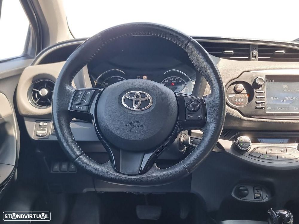 Toyota Yaris - 10