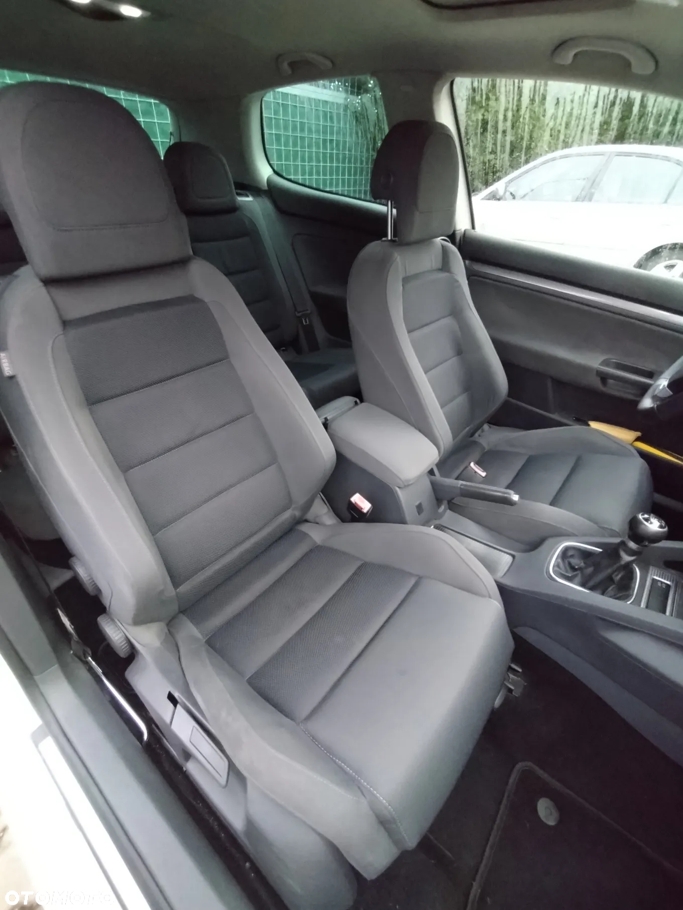 Volkswagen Golf - 6