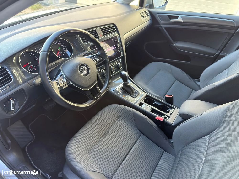 VW Golf 1.6 TDI Confortline DSG - 10