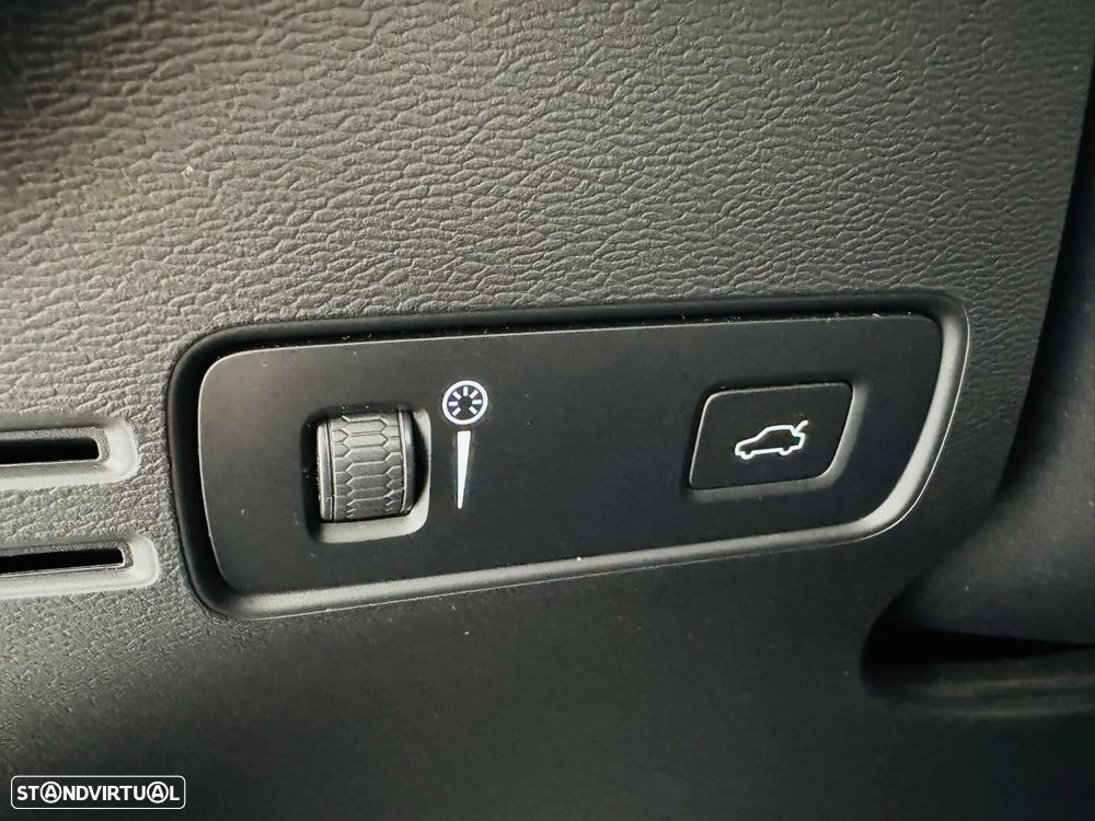 Volvo XC 40 1.5 T2 Momentum Plus - 20