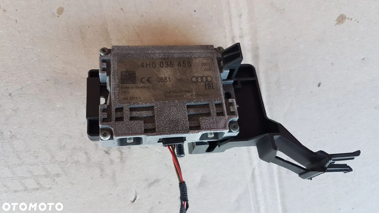 WZMACNIACZ ANTENOWY 4H0035456 VW AUDI A6 C7  SKODA SEAT - 1