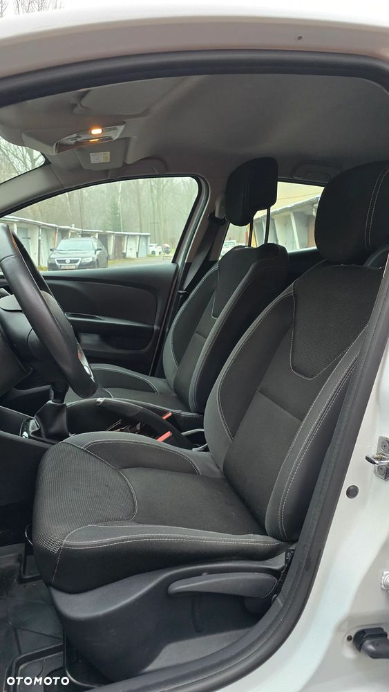 Renault Clio 1.2 16V Alize - 9