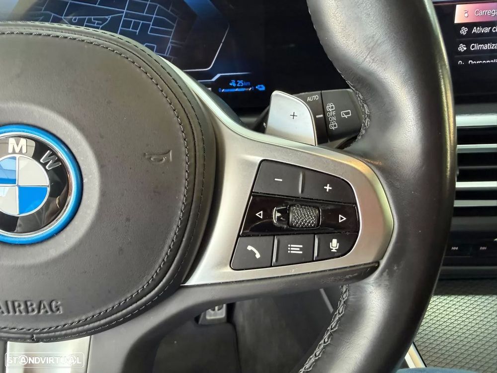 BMW 330 e Pack Desportivo M Auto - 13