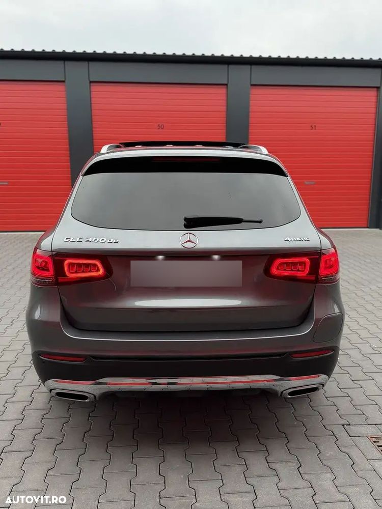 Mercedes-Benz GLC 300 4MATIC - 4