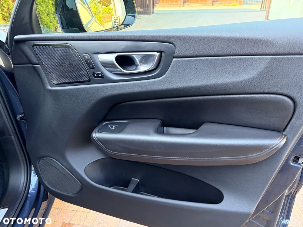 Volvo XC 60 B5 B AWD Ultra Dark - 16