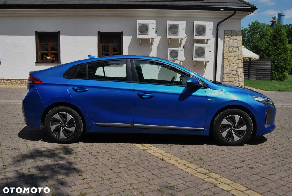 Hyundai IONIQ Hybrid Platinum - 18