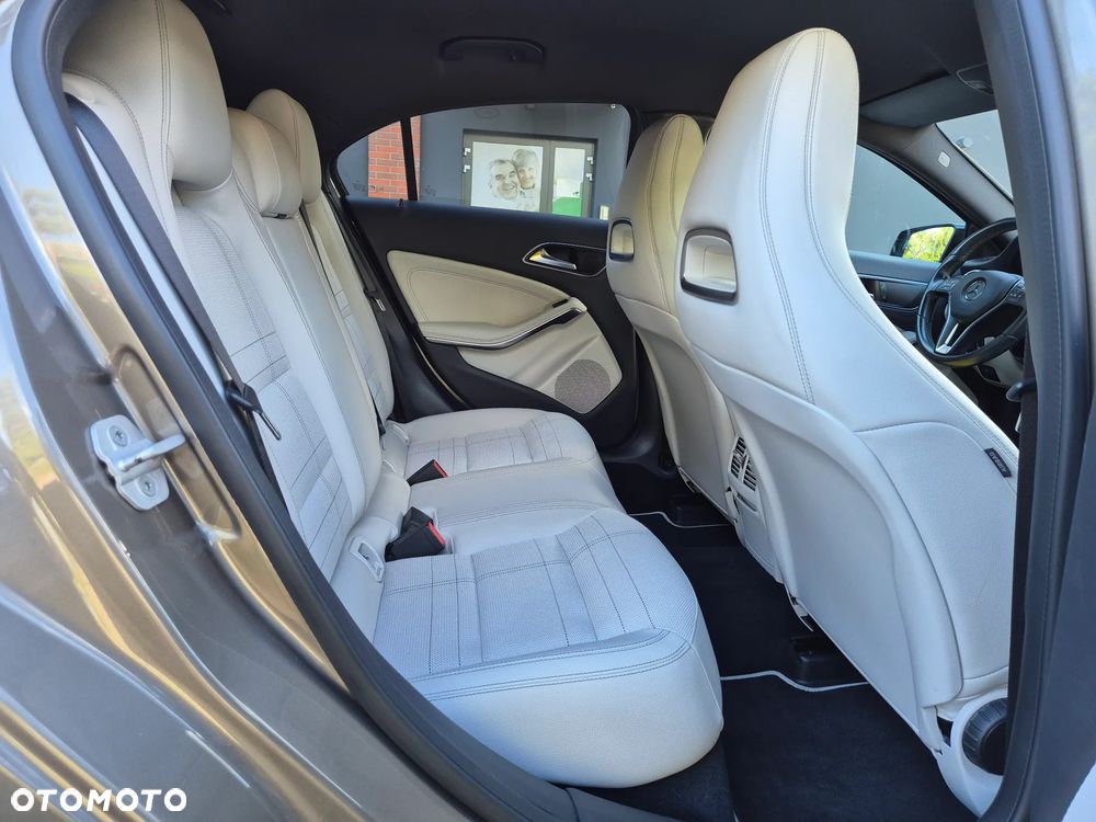 Mercedes-Benz Klasa A 200 (BlueEFFICIENCY) - 19