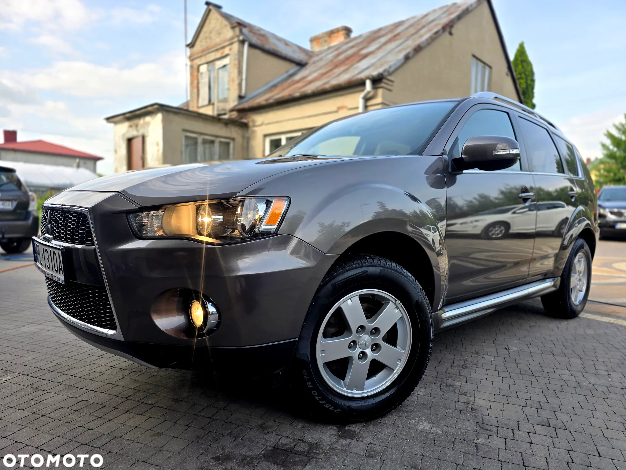 Mitsubishi Outlander - 3