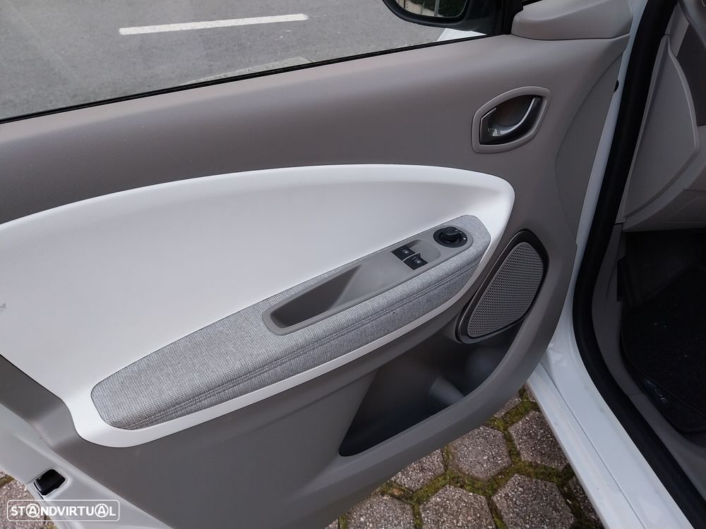 Renault Zoe (s/ Bateria) 41 kwh Intens - 12