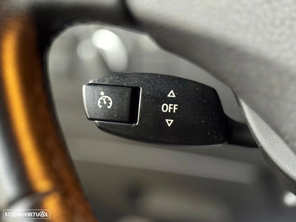 BMW 520 dA Touring Executive - 23