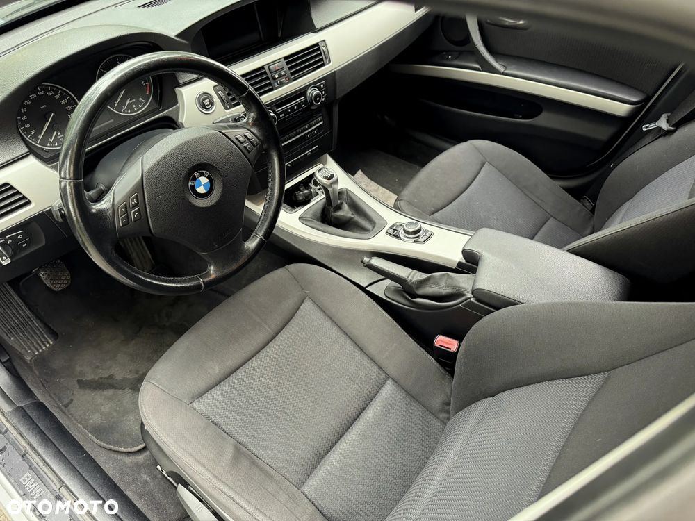 BMW Seria 3 318d - 20
