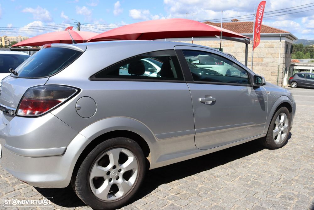 Opel Astra GTC 1.3 CDTi - 31