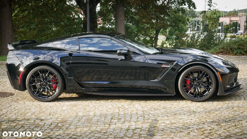 Chevrolet Corvette - 4