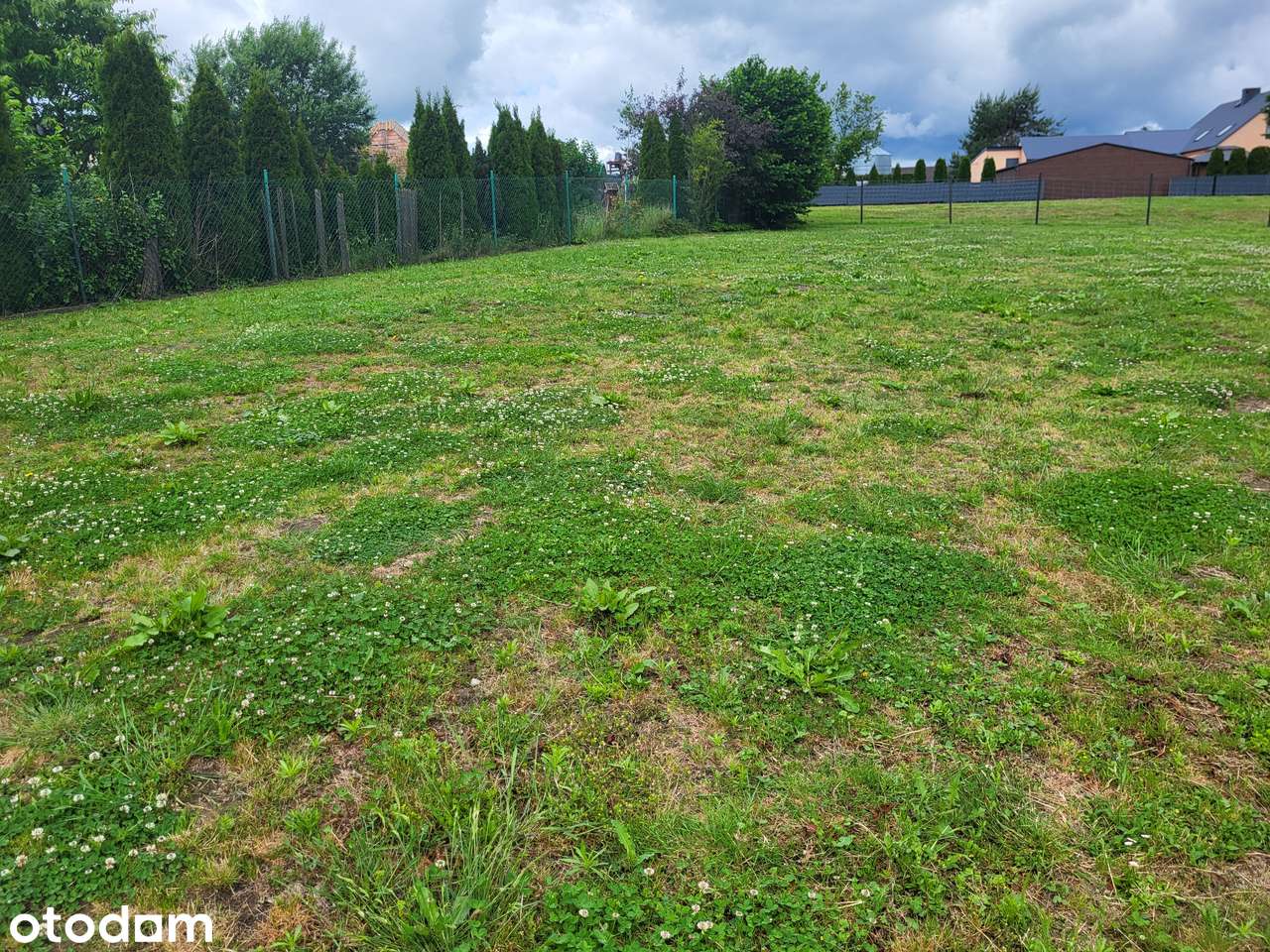 Działka 940 m² w centrum z mediami w dzielnicy domów jednorodzinnych - Pełny obrazek: 4/5