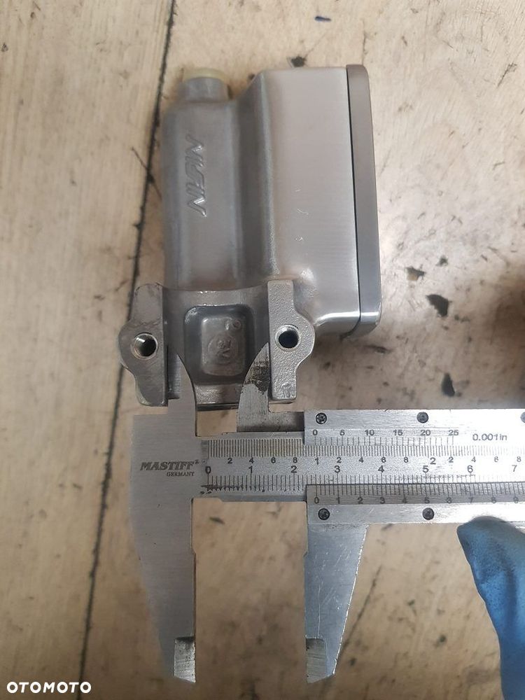 Pompa hamulca uchwyt Suzuki VS600 VS750 VS800 Intruder LS650 59600-24B50 - 14