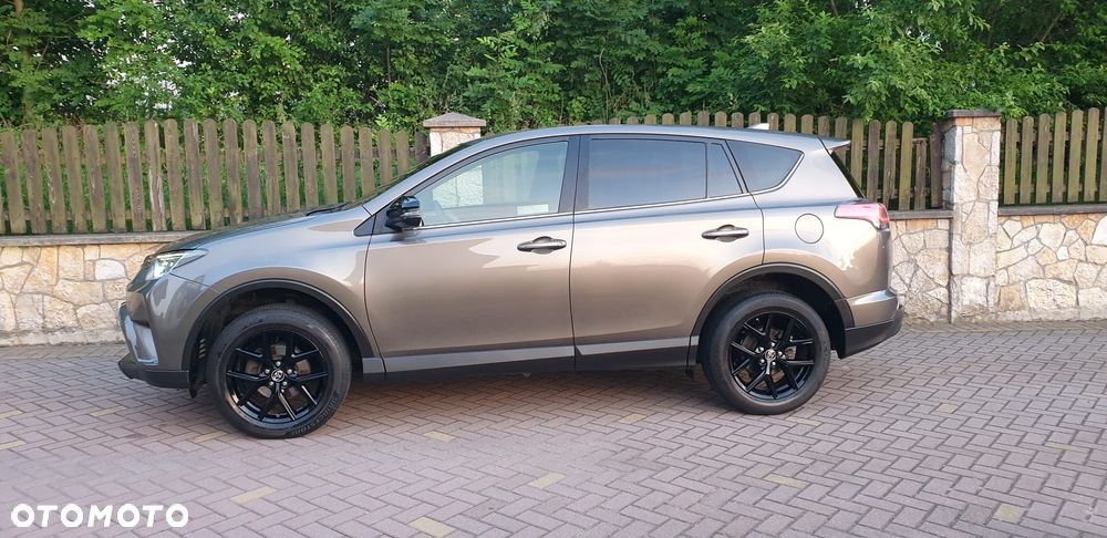 Toyota RAV4 - 8