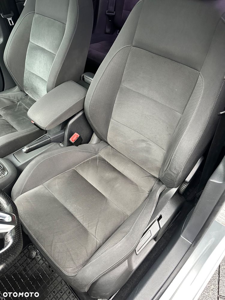 Volkswagen Golf - 11