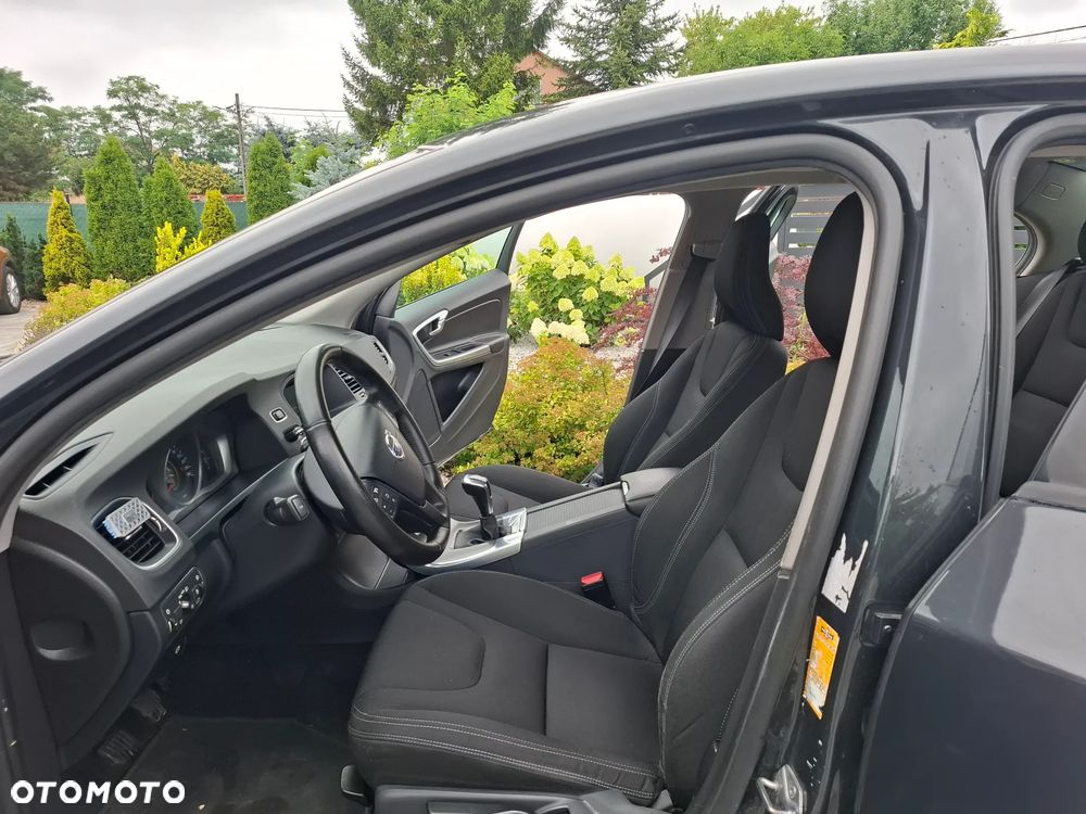 Volvo S60 D2 Momentum - 21