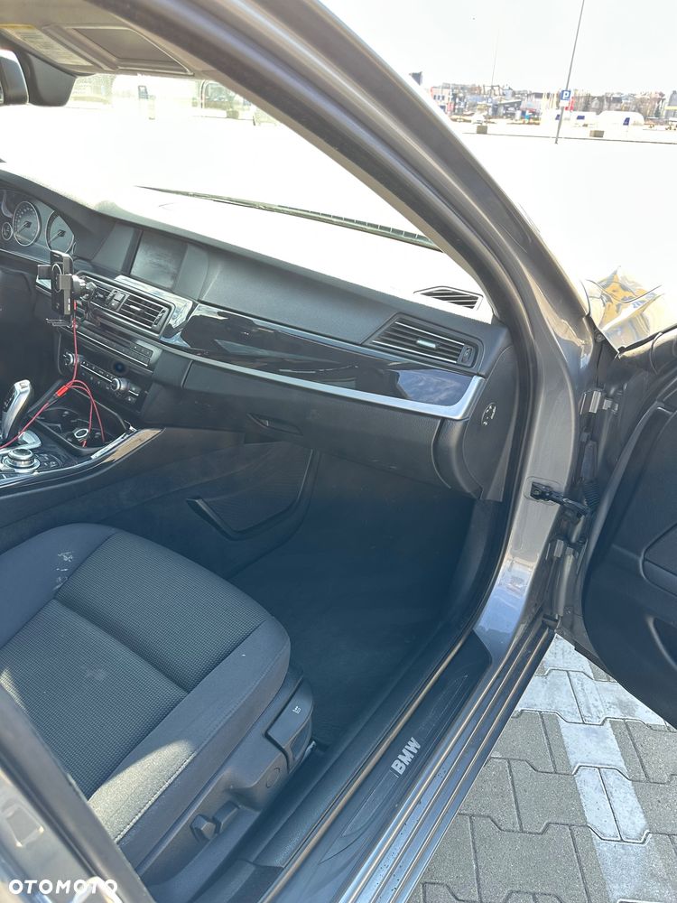 BMW Seria 5 520d Sport-Aut - 14