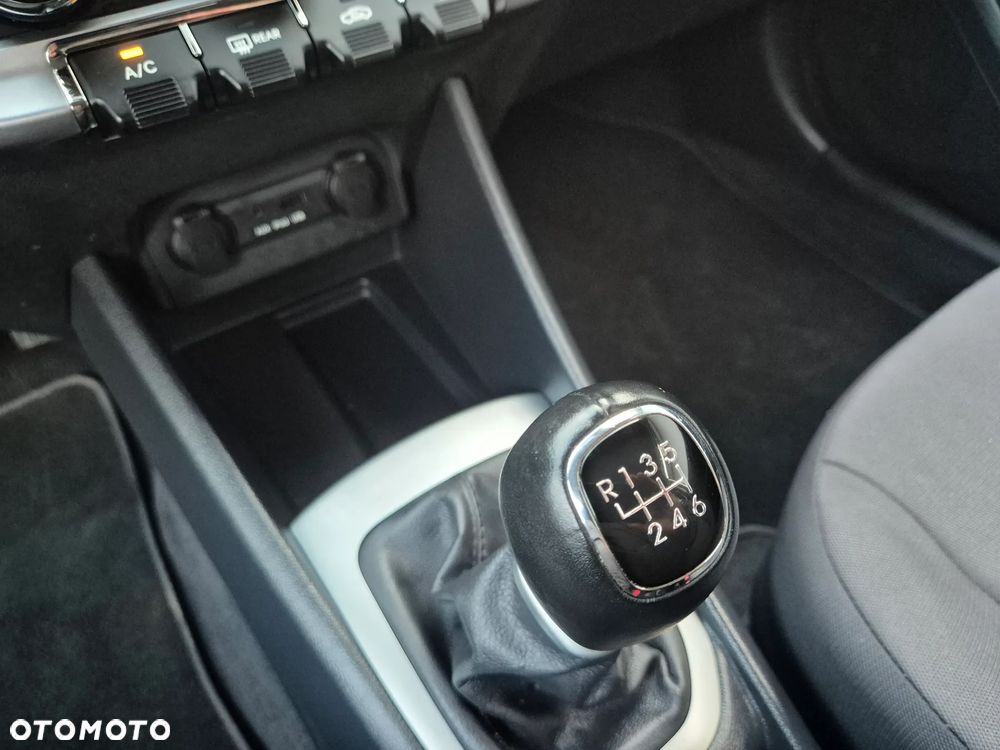 Kia Rio 1.1 CRDI Spirit - 37