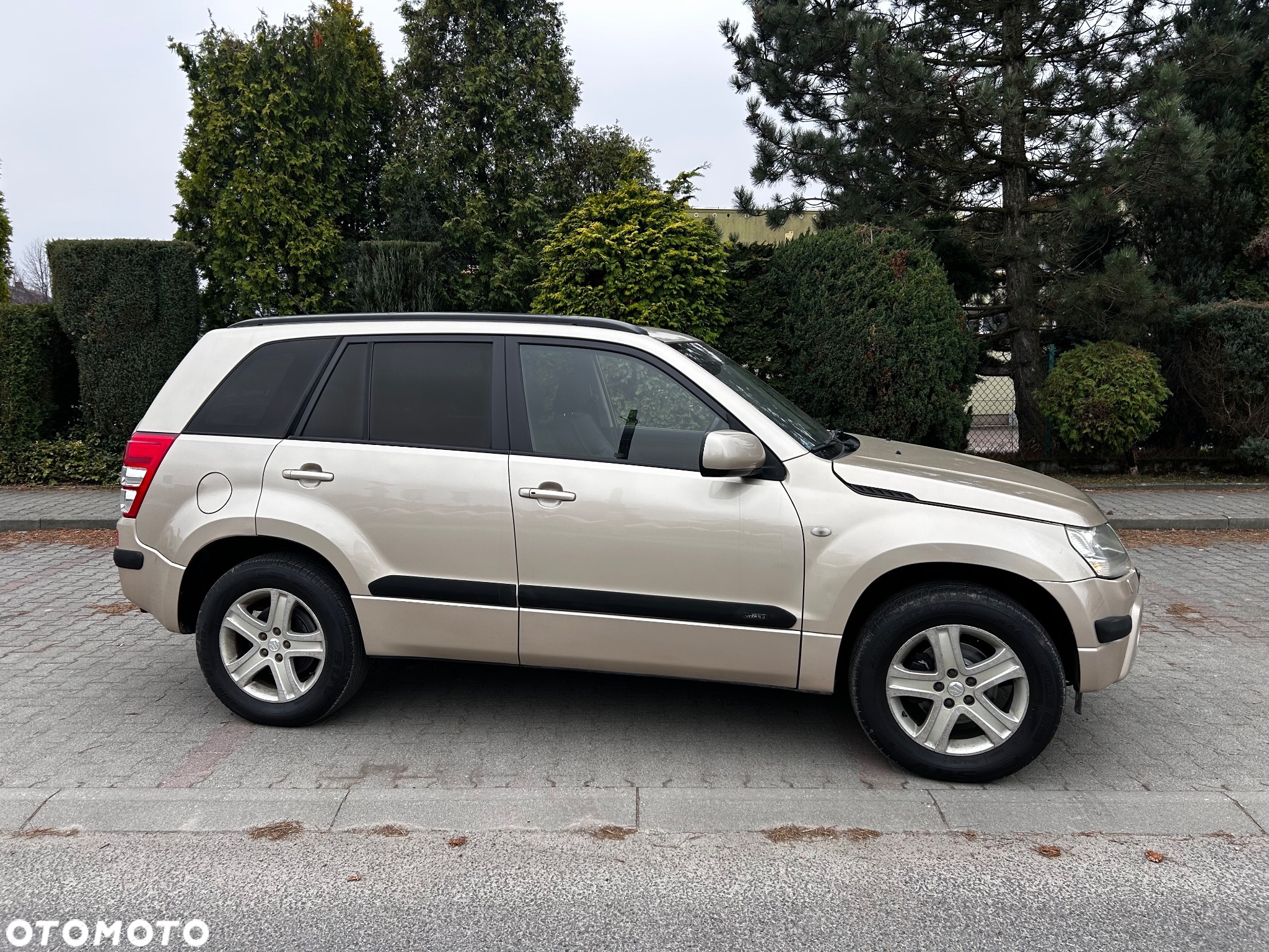 Suzuki Grand Vitara 2.0 - 13