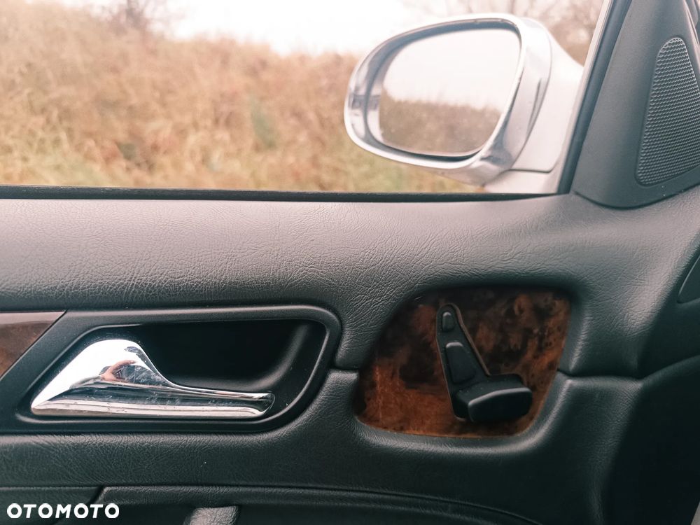 Mercedes-Benz CLK - 21