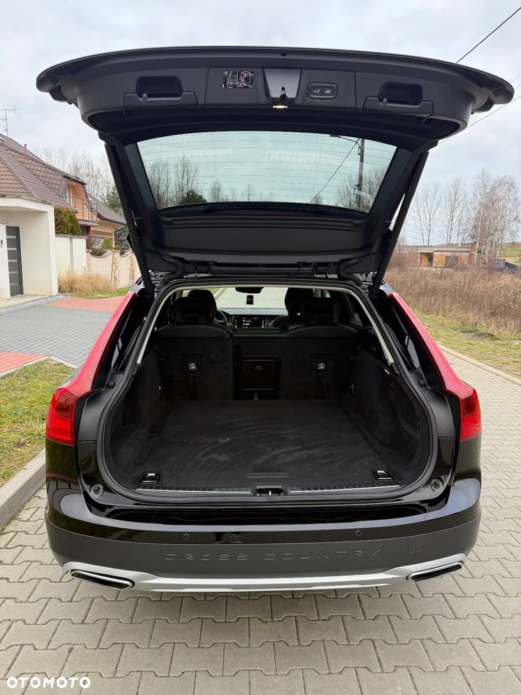 Volvo V90 D5 AWD Geartronic Momentum Pro - 9