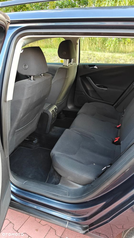 Volkswagen Passat - 8