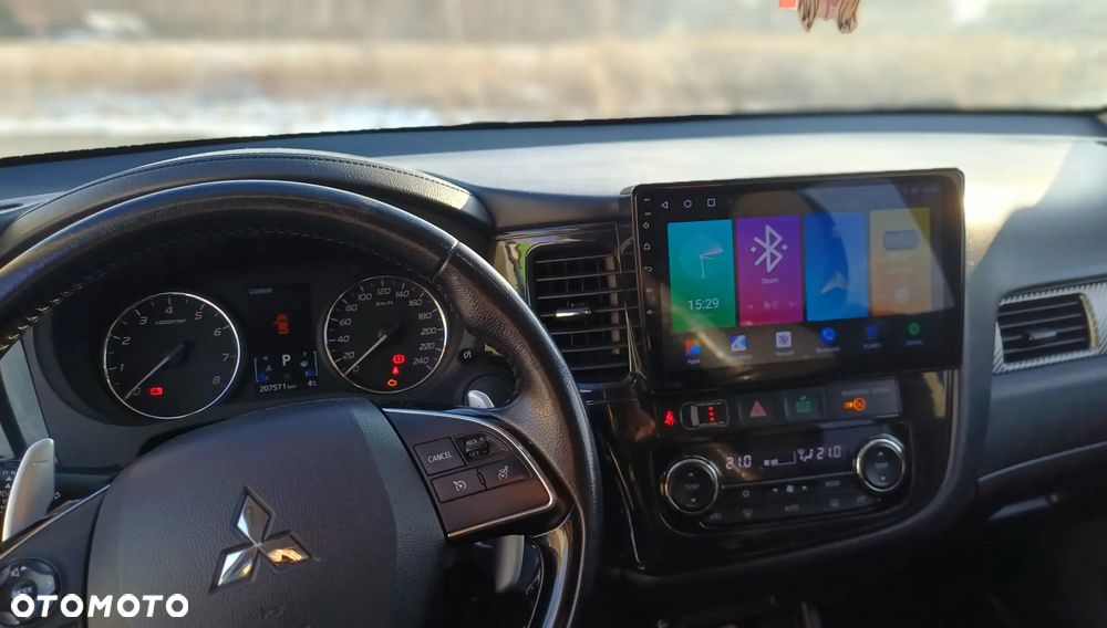 Mitsubishi Outlander - 11