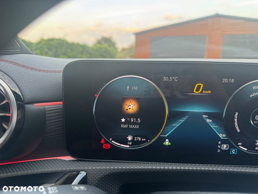 Mercedes-Benz CLA 250 4Matic 7G-DCT AMG Line - 14