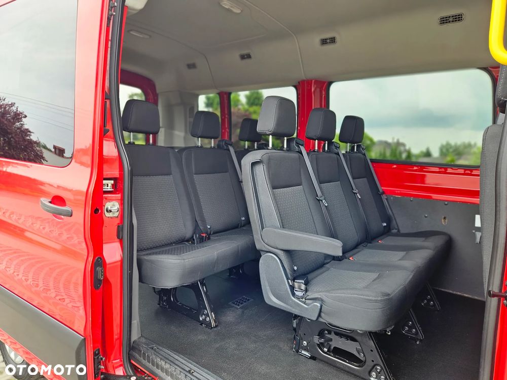 Ford Transit Kombi L2H3 Limited - 25