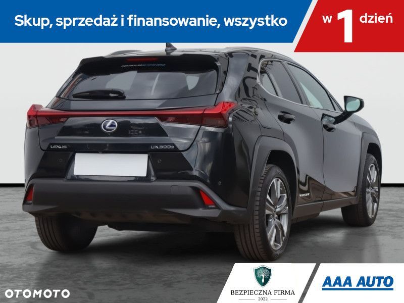 Lexus UX - 7