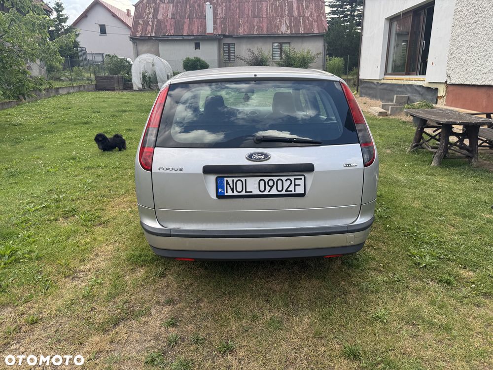 Ford Focus 1.6 TDCi DPF Ambiente - 7
