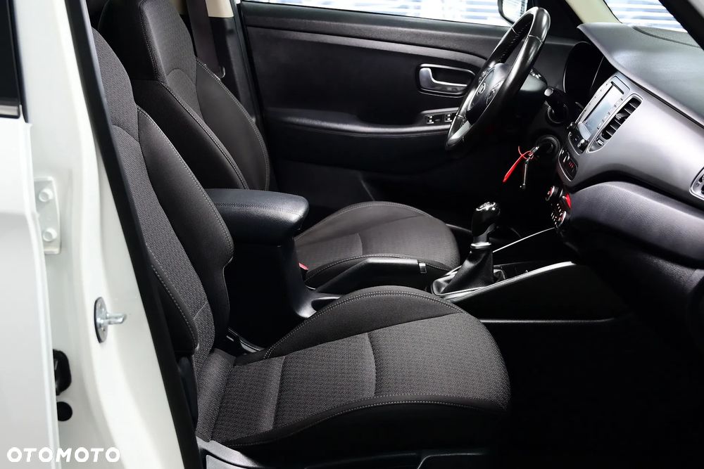 Kia Carens 1.7 CRDi M - 22