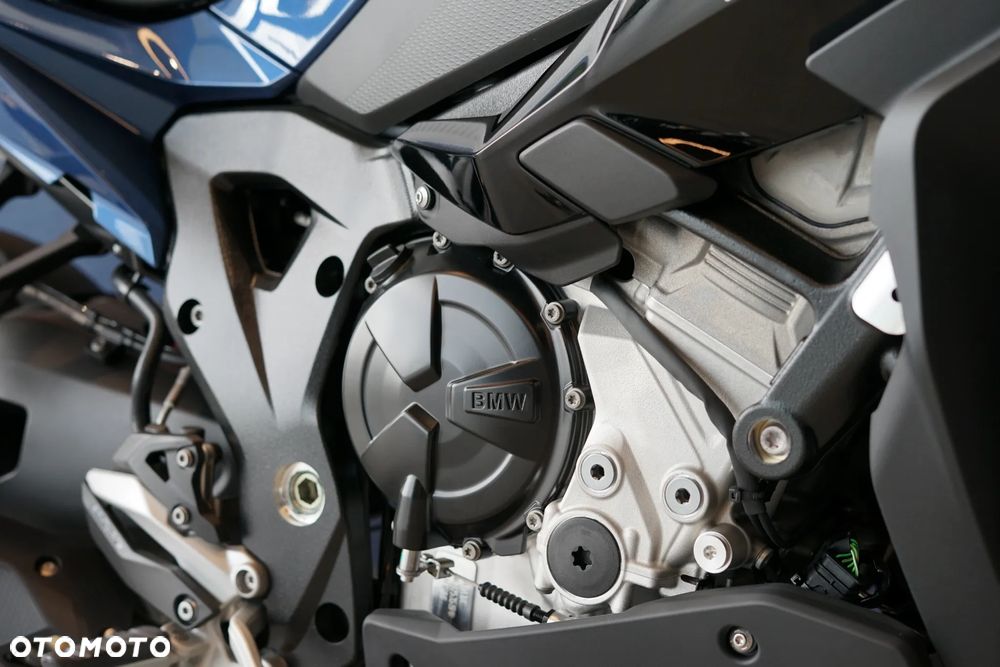 BMW S - 40