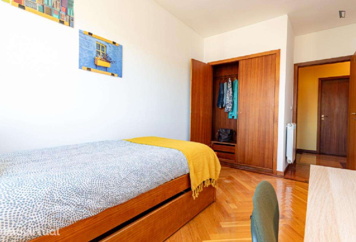 Quarto - localizado em Paranhos Porto - Grande imagem: 3/12