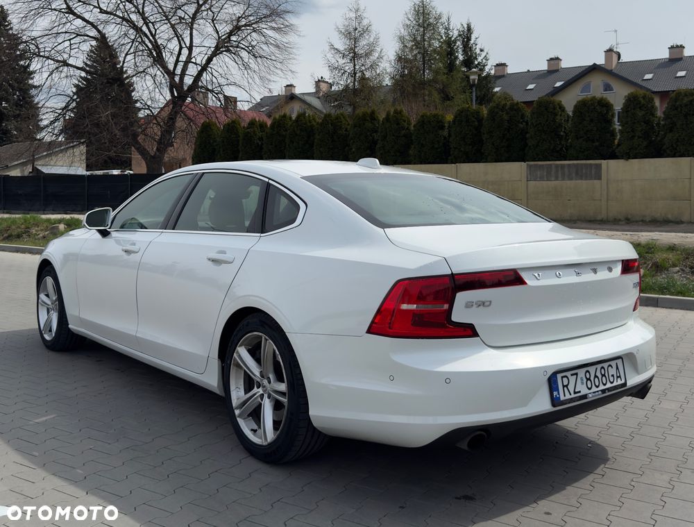 Volvo S90 T5 Geartronic Momentum Pro - 16