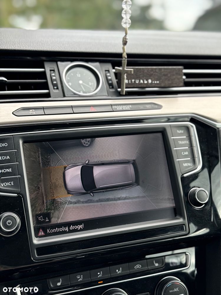 Volkswagen Passat - 22