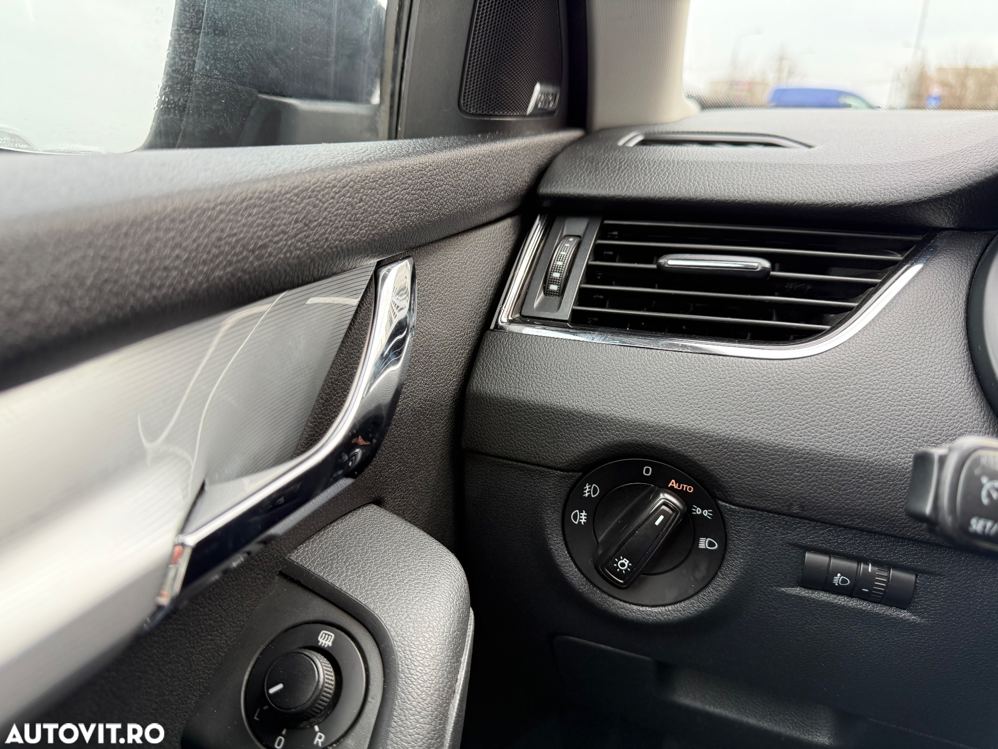 Skoda Octavia Combi Diesel 2.0 TDI DSG Style - 27