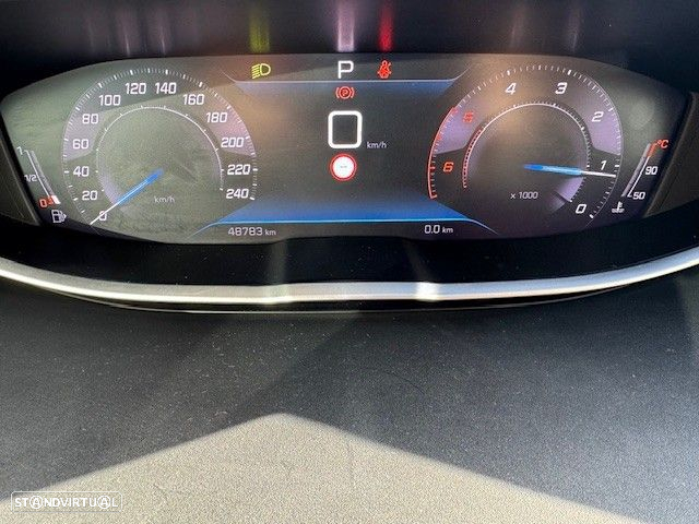 Peugeot 5008 1.5 BlueHDi Allure Pack EAT8 - 12