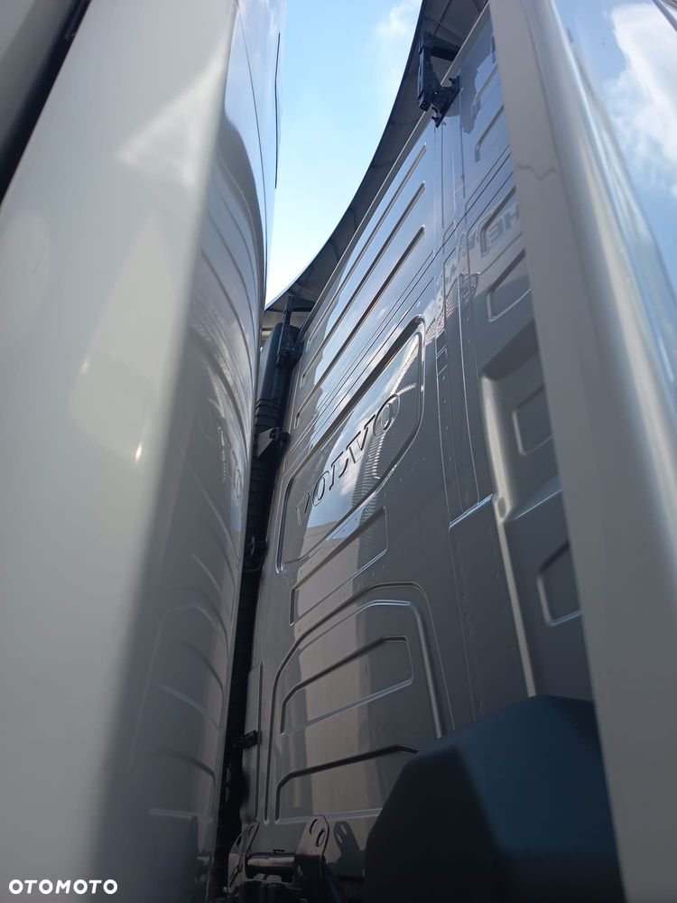 Volvo FH14 - 8
