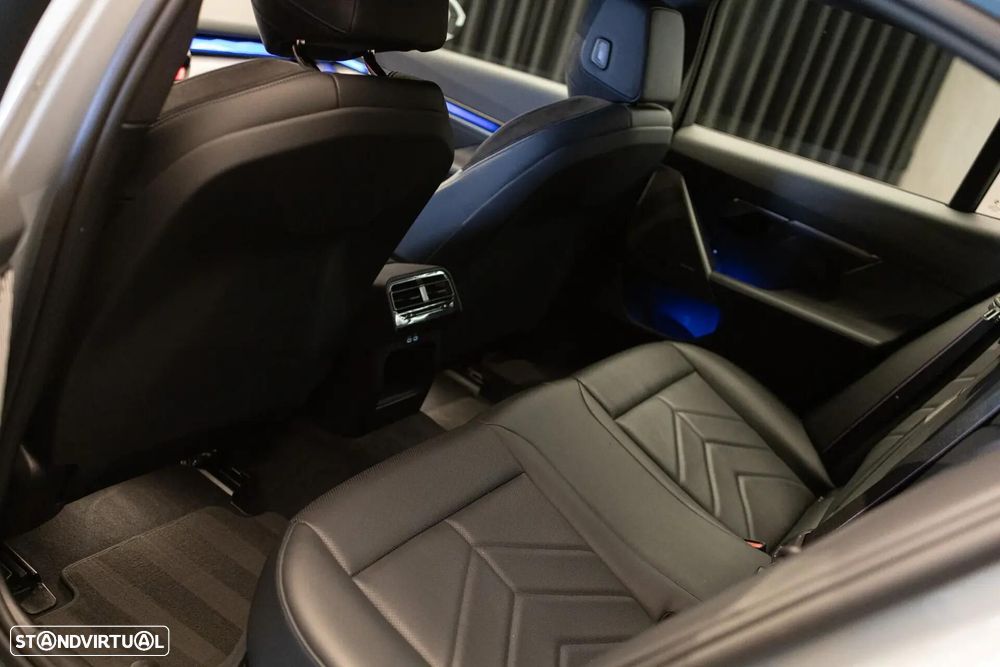 BMW 530 e Pack Desportivo M - 25