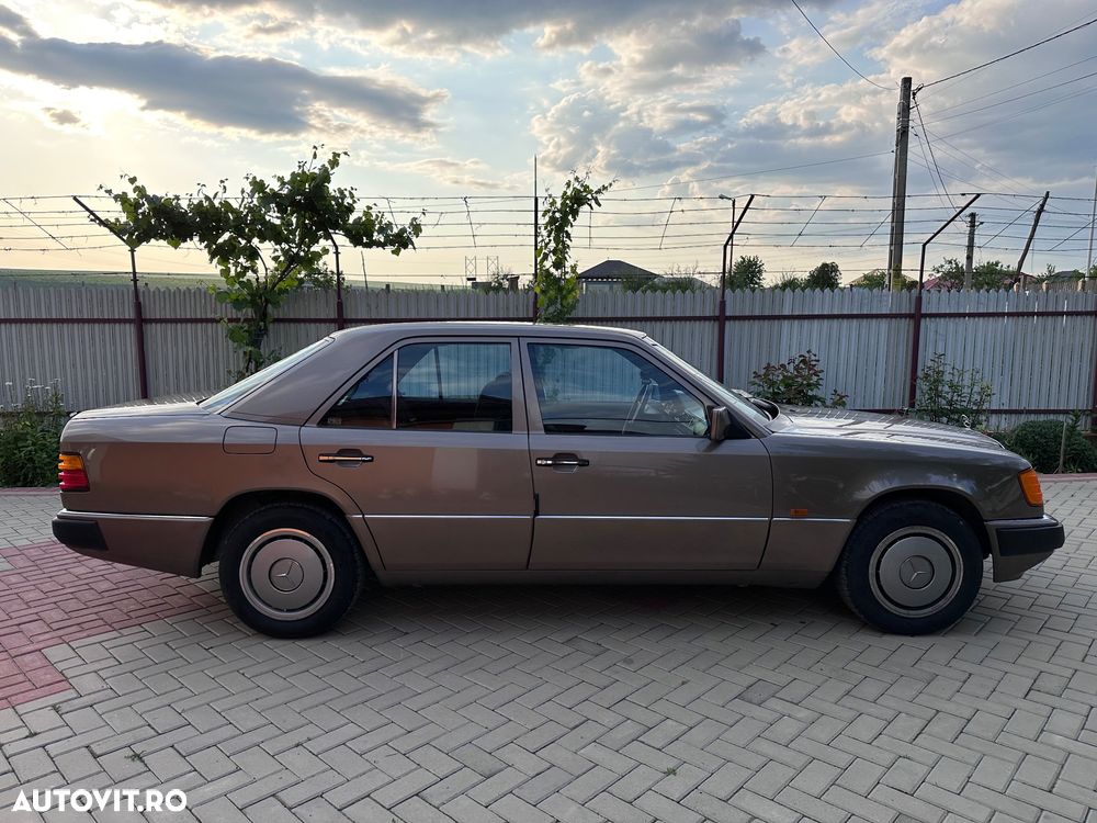Mercedes-Benz E - 4