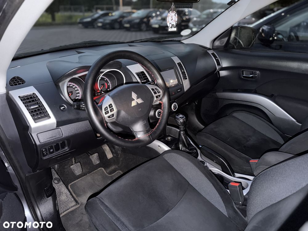 Mitsubishi Outlander - 7