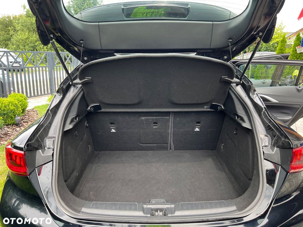 Infiniti Q30 - 16