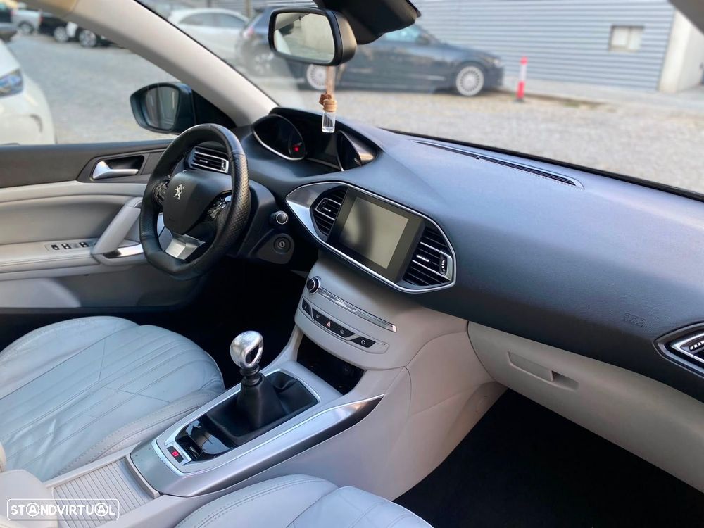 Peugeot 308 SW 2.0 HDi Allure - 20