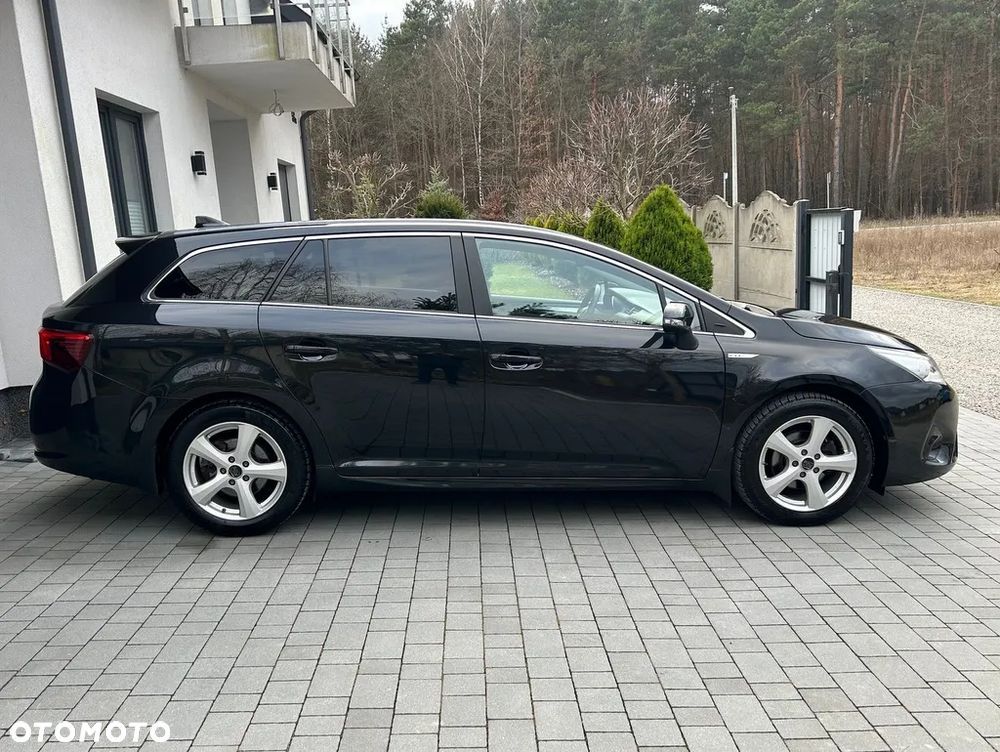 Toyota Avensis Touring Sports 1.8 Multidrive S Executive - 19